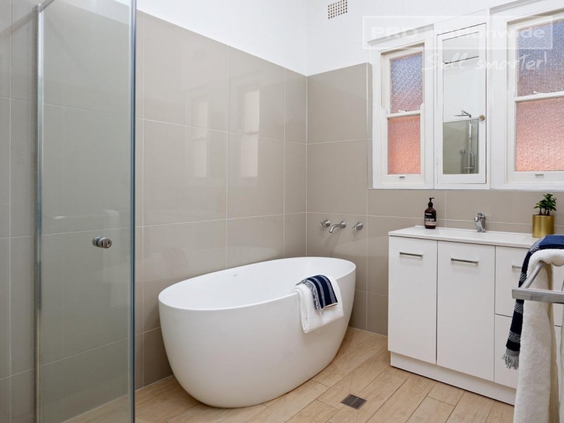 42 Mitchelmore Street, Turvey Park NSW 2650