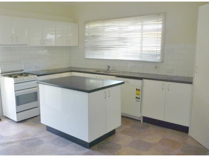 71 Tichbourne Crescent, Kooringal NSW 2650