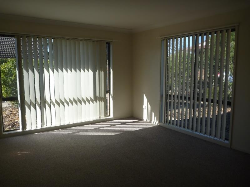 1/11 Lampe Ave, Wagga Wagga NSW 2650