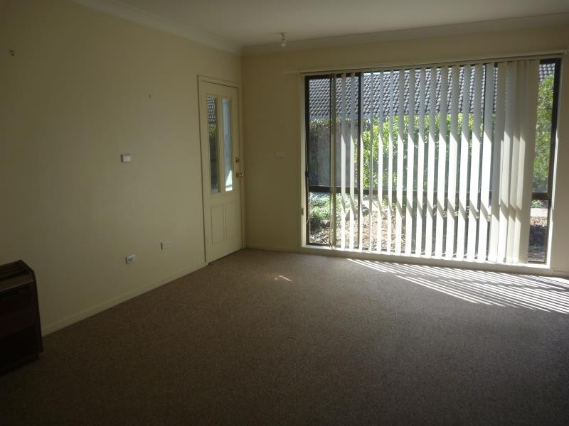1/11 Lampe Ave, Wagga Wagga NSW 2650