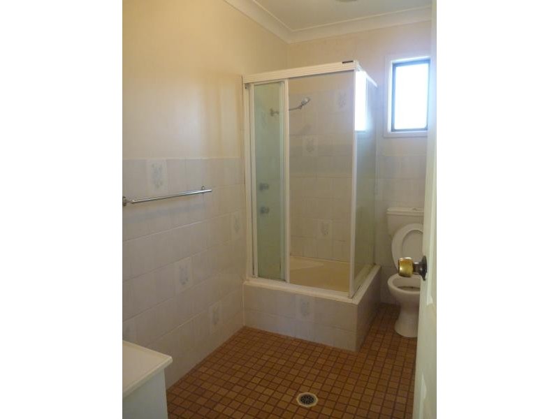 1/11 Lampe Ave, Wagga Wagga NSW 2650