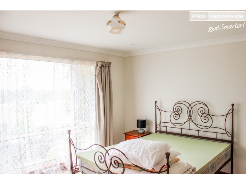 62 Simkin Crescent, Wagga Wagga NSW 2650