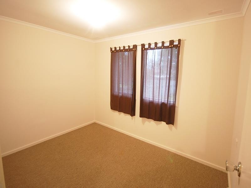 4 Toy Place, Tolland NSW 2650