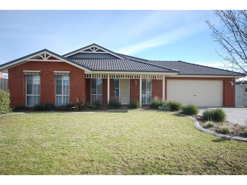 18 Walla Place, Glenfield Park NSW 2650