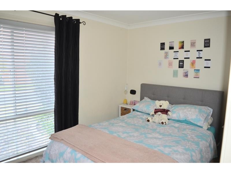 1/6 Galleon Place, Estella NSW 2650