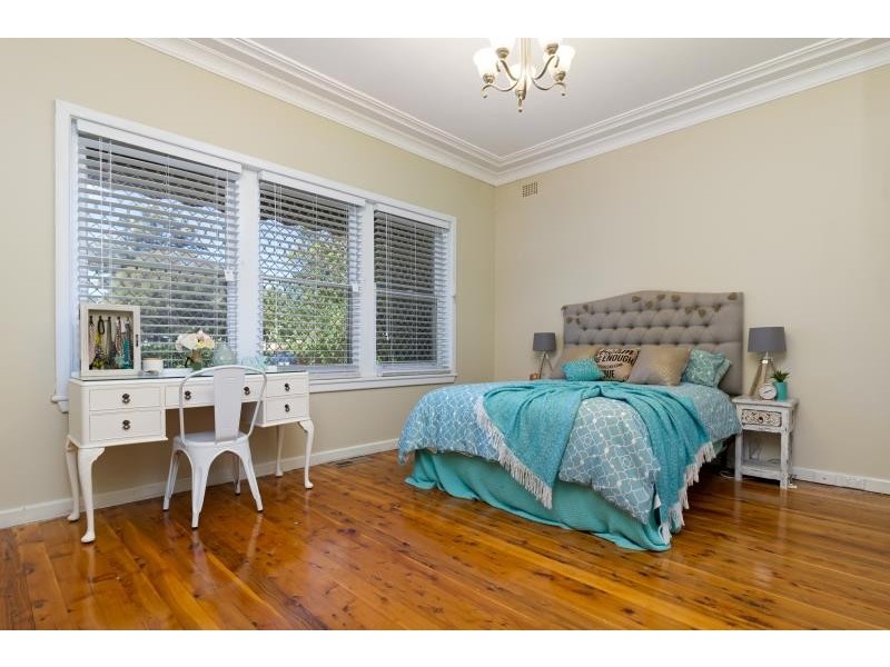 42 Mitchelmore Street, Turvey Park NSW 2650