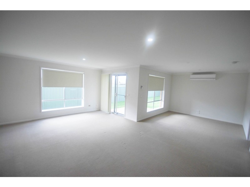 5 Melaleuca Drive, Forest Hill NSW 2651
