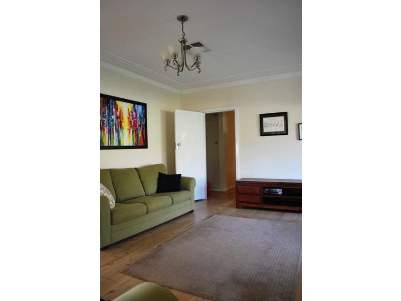 76 Mitchelmore Street, Turvey Park NSW 2650