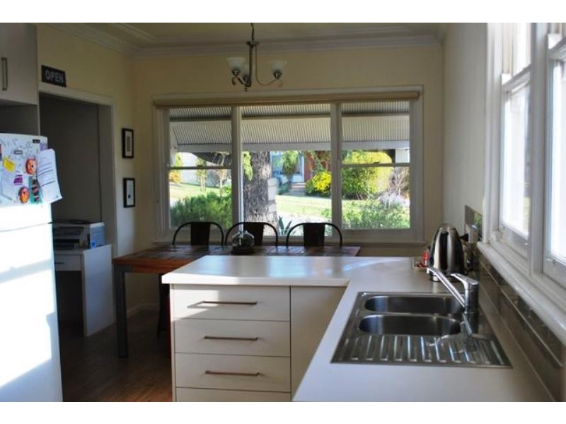 76 Mitchelmore Street, Turvey Park NSW 2650