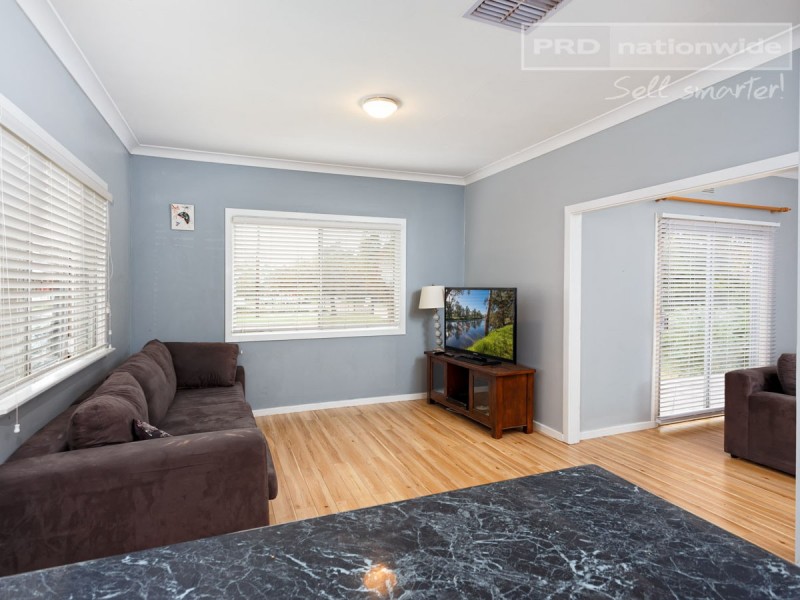 372 Lake Albert Road, Kooringal NSW 2650