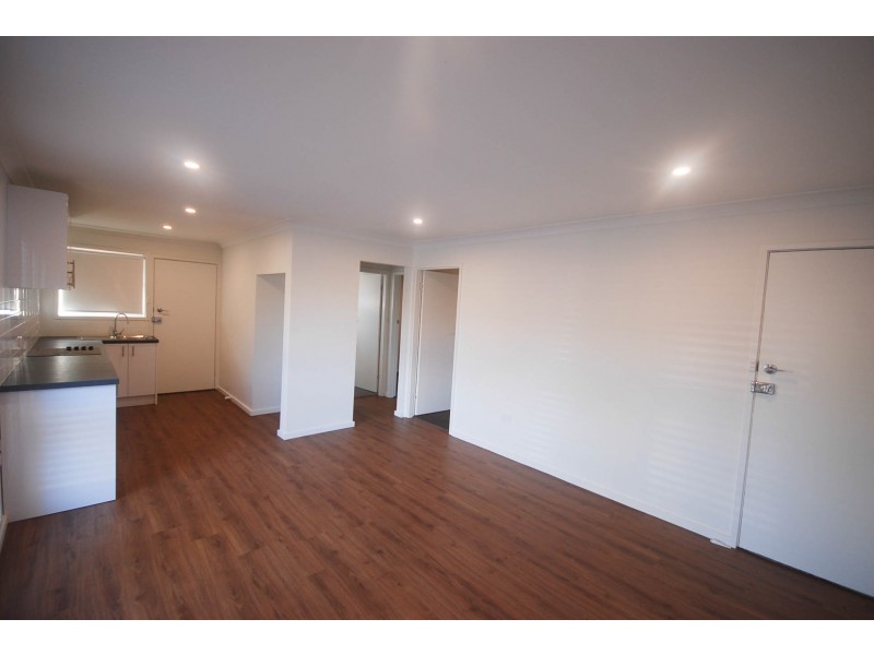 1/9 Lampe Avenue, Wagga Wagga NSW 2650