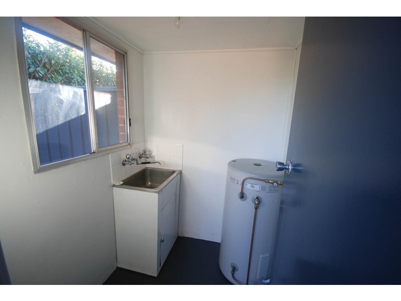 1/9 Lampe Avenue, Wagga Wagga NSW 2650