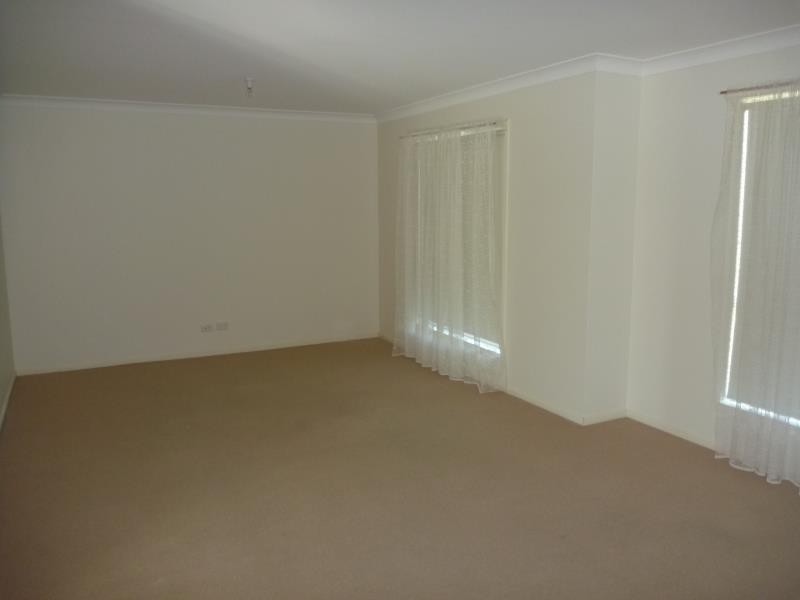 3 Yirribin Place, Glenfield Park NSW 2650