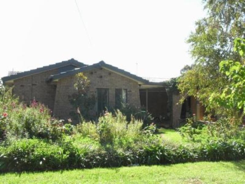 3 Bass Street, Lake Albert NSW 2650