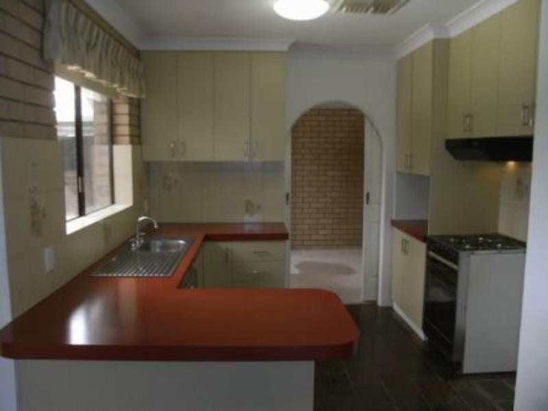 3 Bass Street, Lake Albert NSW 2650