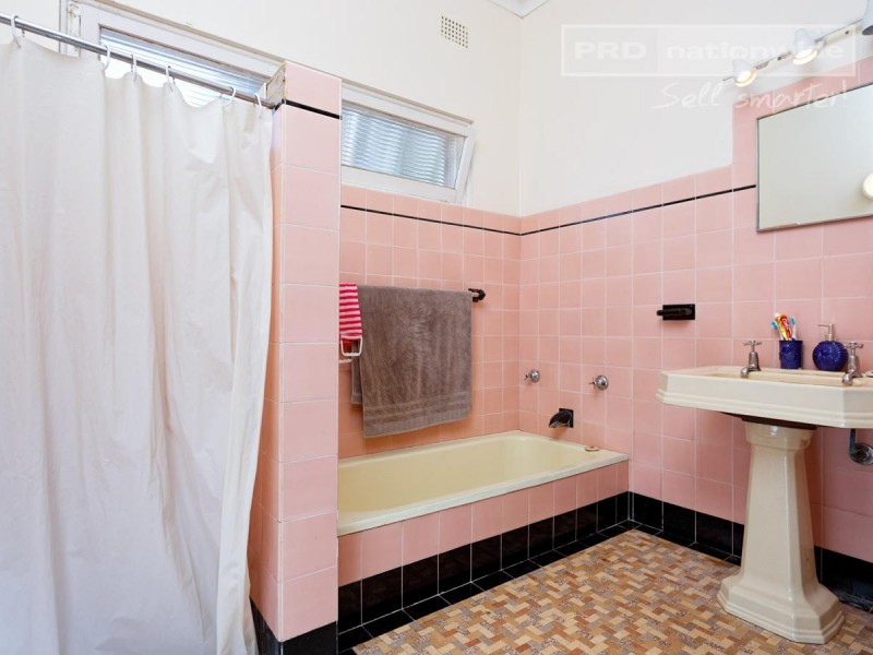 48 Blamey Street, Turvey Park NSW 2650