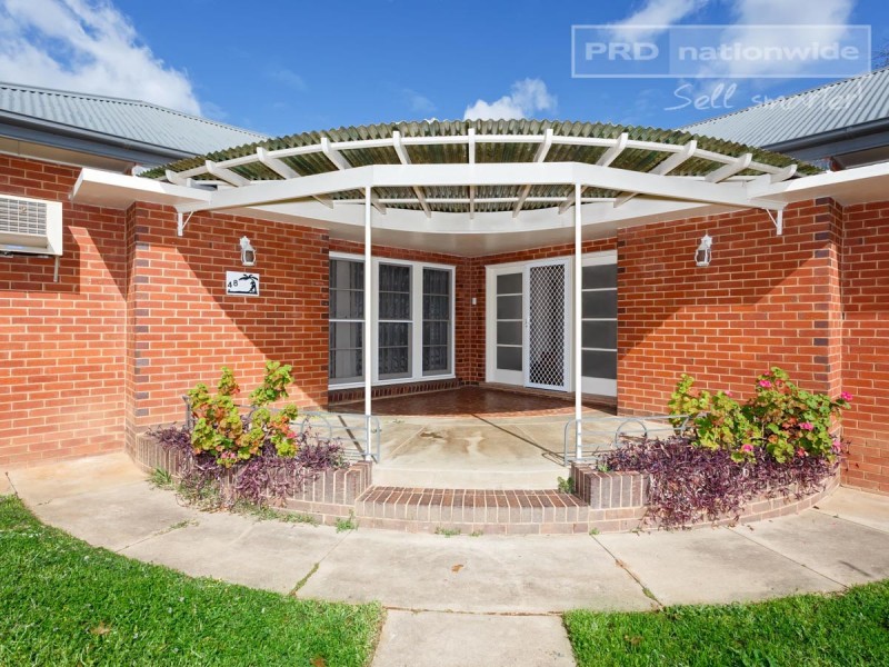 48 Blamey Street, Turvey Park NSW 2650