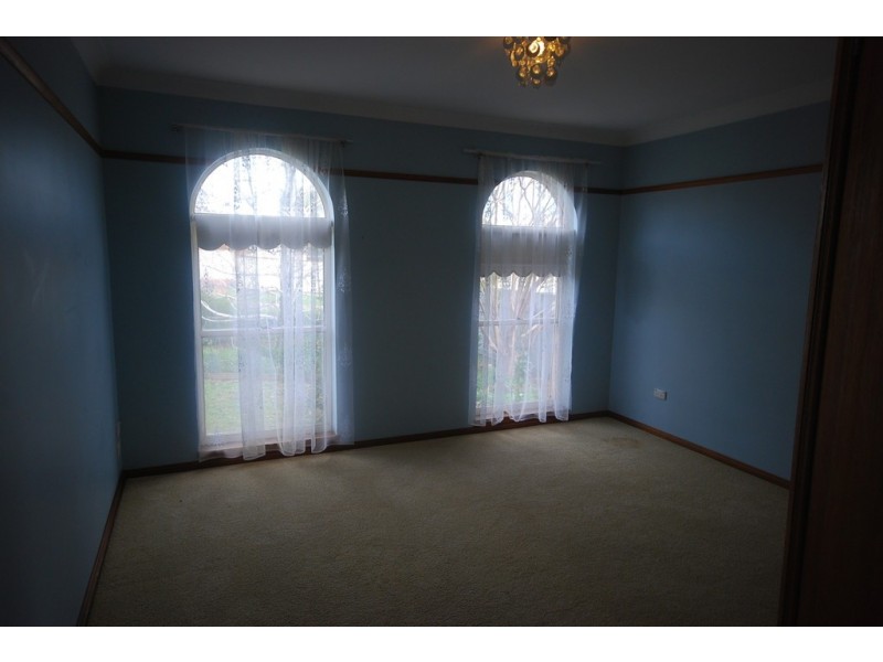 33 Gardenia Avenue, Lake Albert NSW 2650