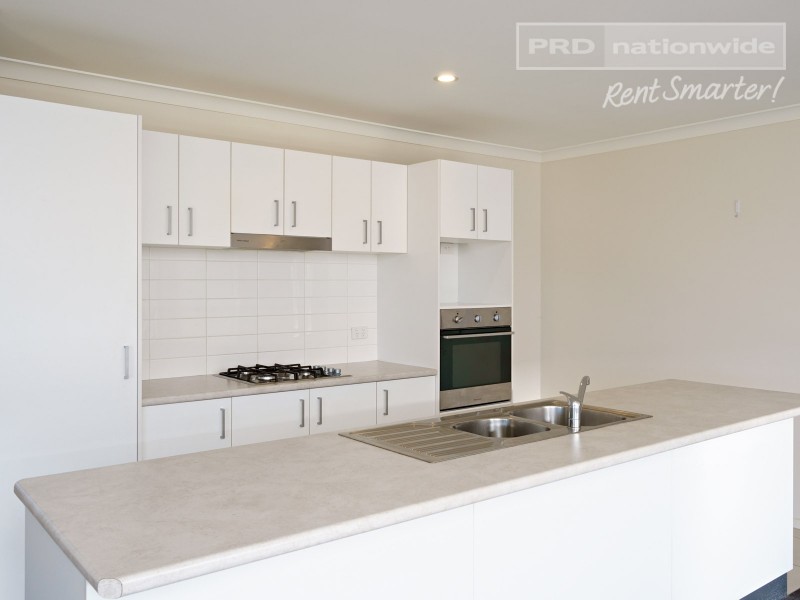 11 Sunvale Crescent, Estella NSW 2650