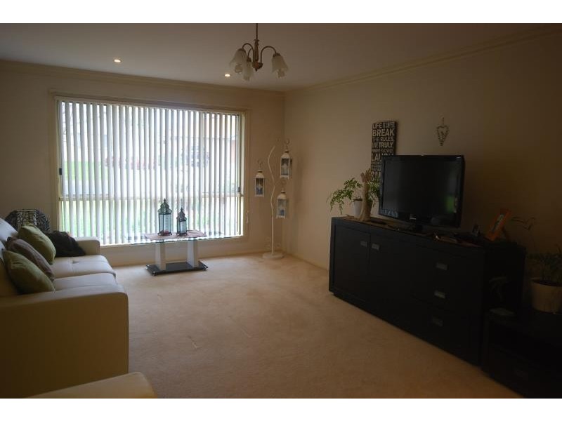 1/78 Paldi Cres, Glenfield Park NSW 2650