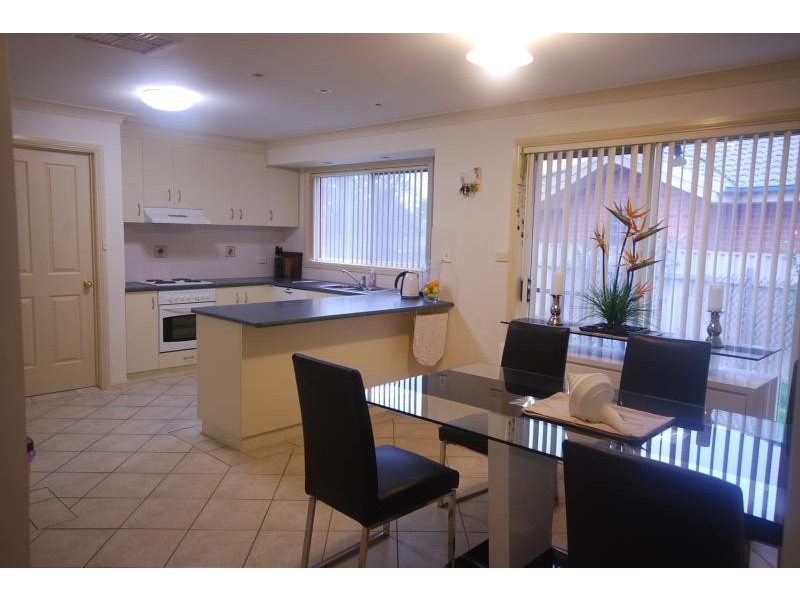 1/78 Paldi Cres, Glenfield Park NSW 2650