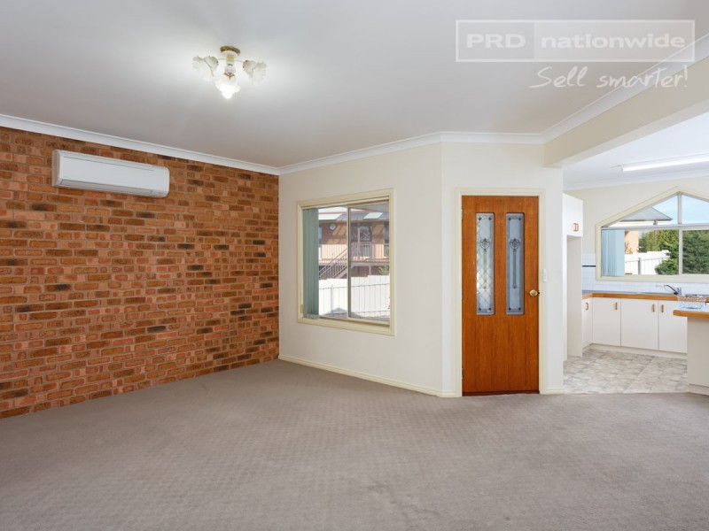 Units 1 and 2/8 Keane Place, Kooringal NSW 2650