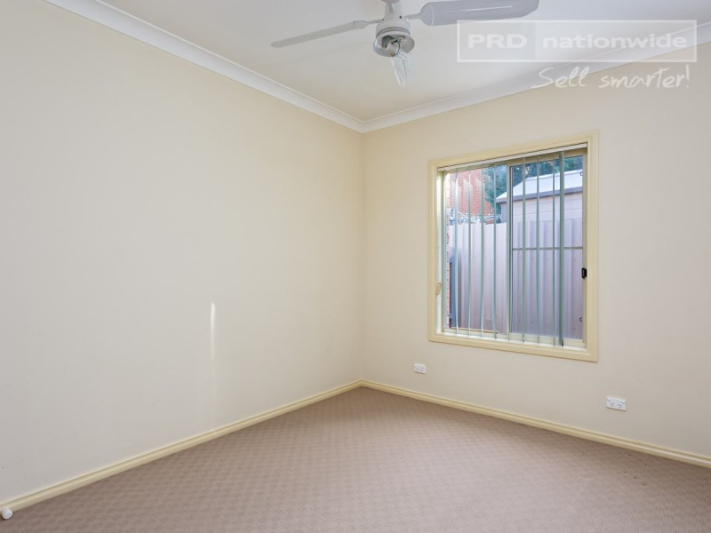 Units 1 and 2/8 Keane Place, Kooringal NSW 2650