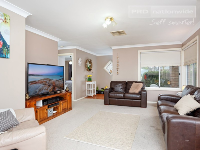 5 Jarrah Place, Glenfield Park NSW 2650
