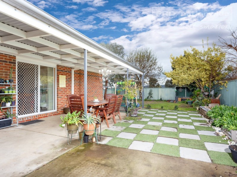 5 Jarrah Place, Glenfield Park NSW 2650