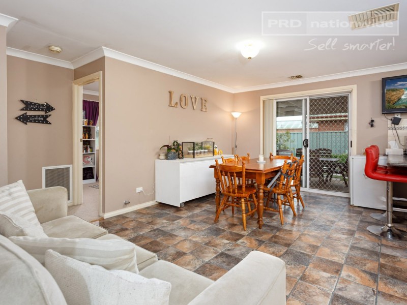 5 Jarrah Place, Glenfield Park NSW 2650