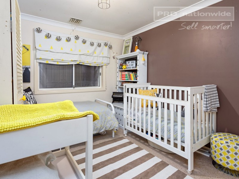 5 Jarrah Place, Glenfield Park NSW 2650