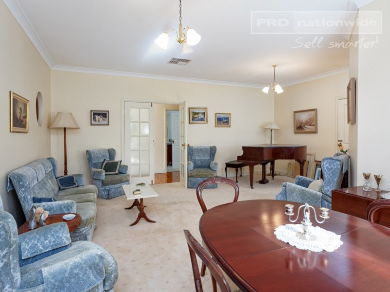 2A Trevor Street, Turvey Park NSW 2650