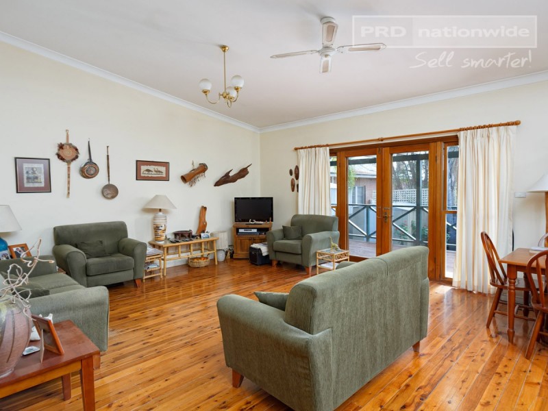 2A Trevor Street, Turvey Park NSW 2650