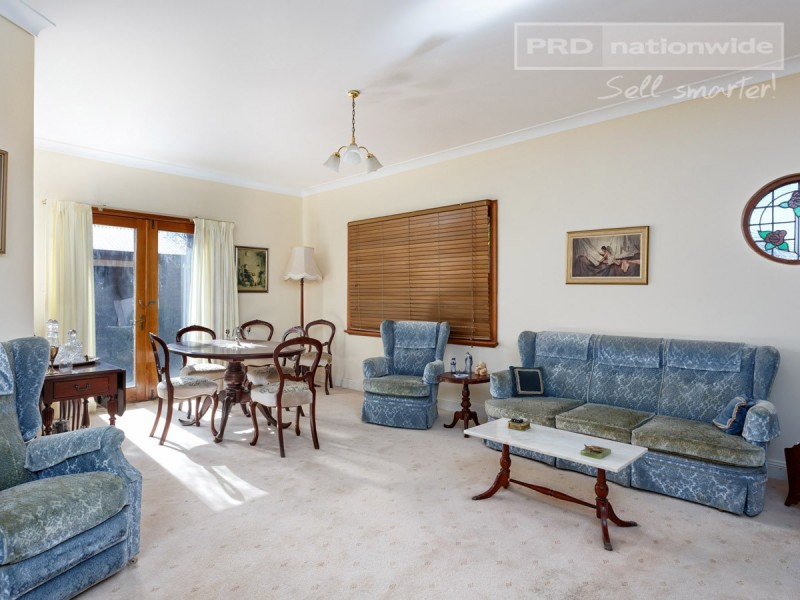 2A Trevor Street, Turvey Park NSW 2650