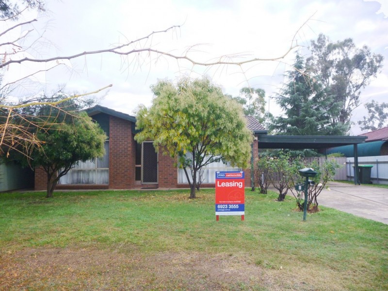 9 Nardoo, Glenfield Park NSW 2650