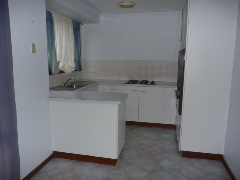 9 Nardoo, Glenfield Park NSW 2650