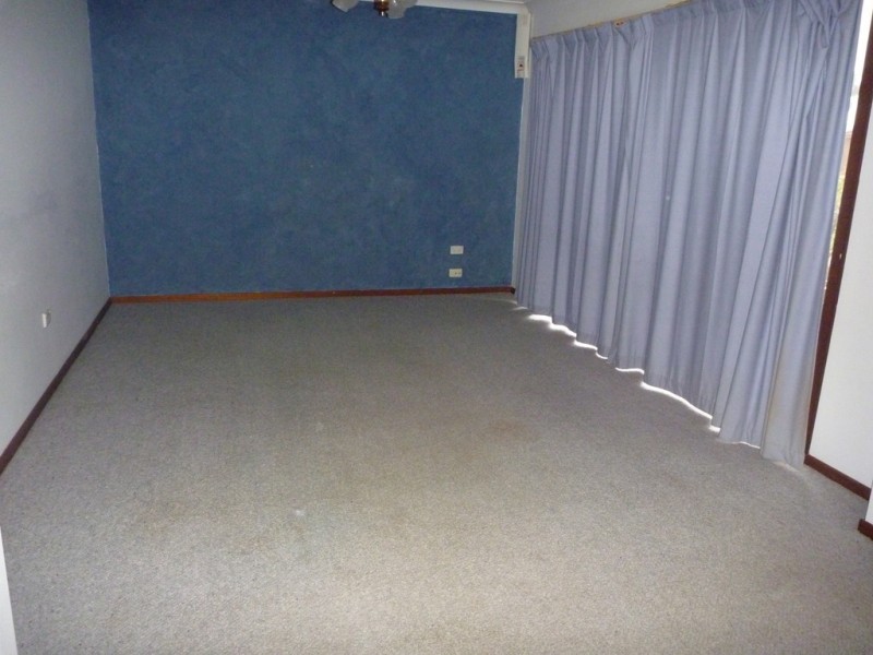 9 Nardoo, Glenfield Park NSW 2650