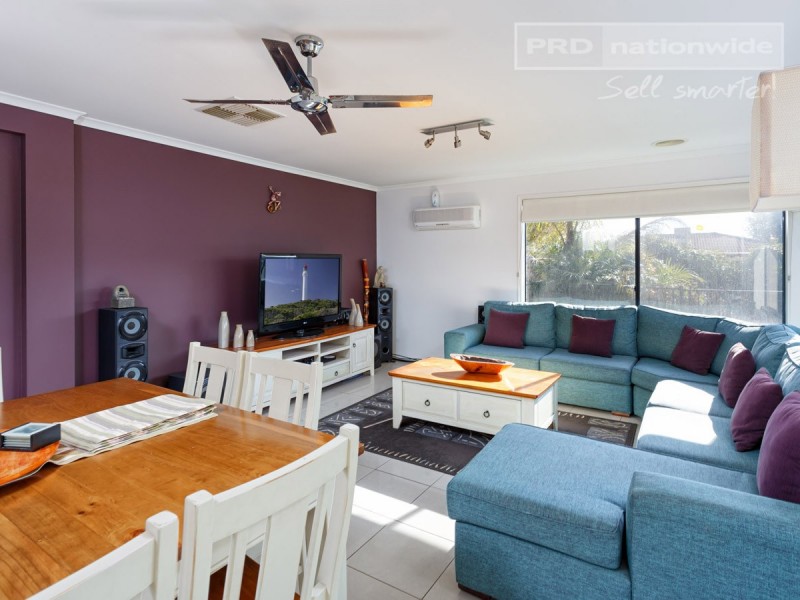 7 Walla Place, Glenfield Park NSW 2650