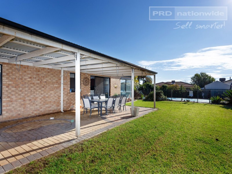 7 Walla Place, Glenfield Park NSW 2650