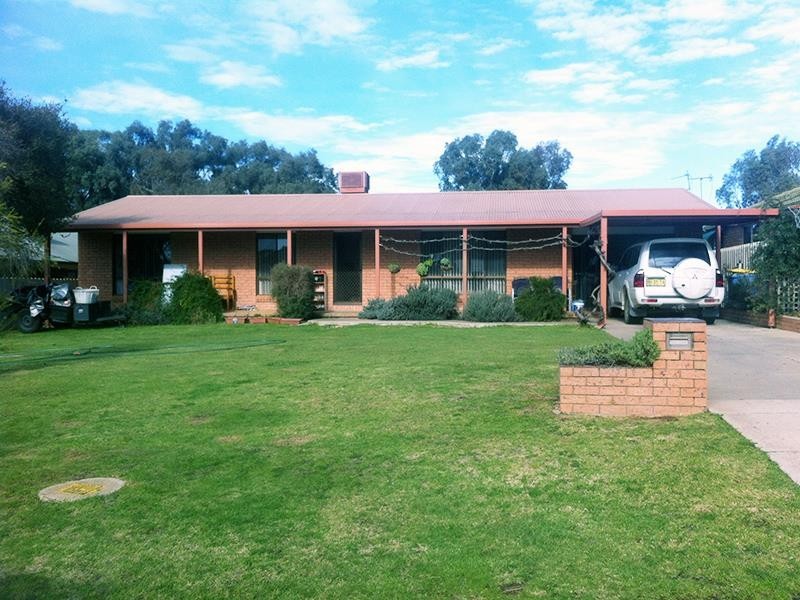 18 Doman Street, Estella NSW 2650