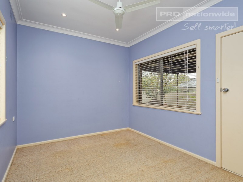 49 Kilpatrick Street, Kooringal NSW 2650