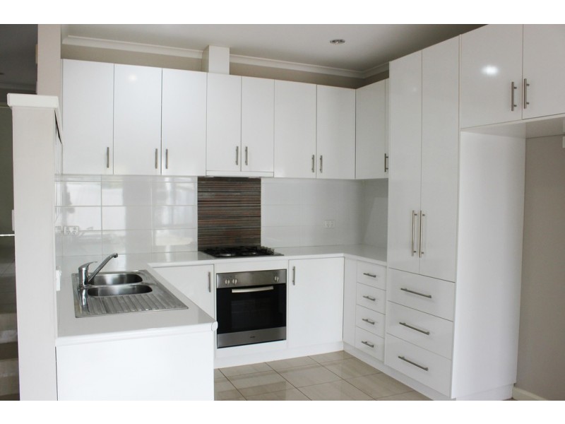 3/2 Cochrane Street, Kooringal NSW 2650