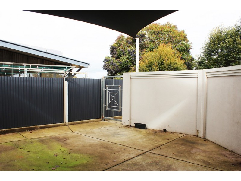 3/2 Cochrane Street, Kooringal NSW 2650