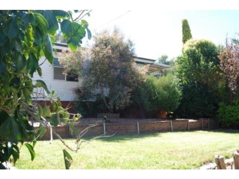 34 Warrawong Street, Kooringal NSW 2650