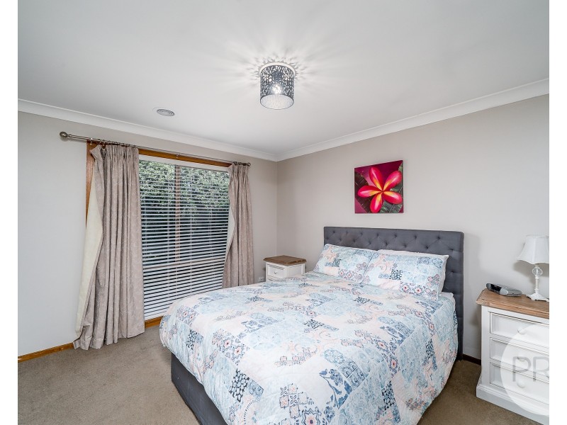 123 Undurra Drive, Glenfield Park NSW 2650