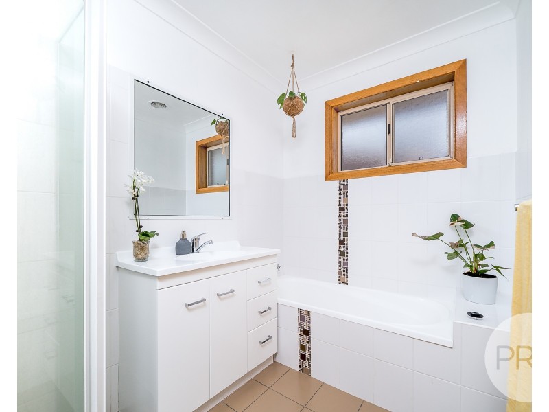123 Undurra Drive, Glenfield Park NSW 2650