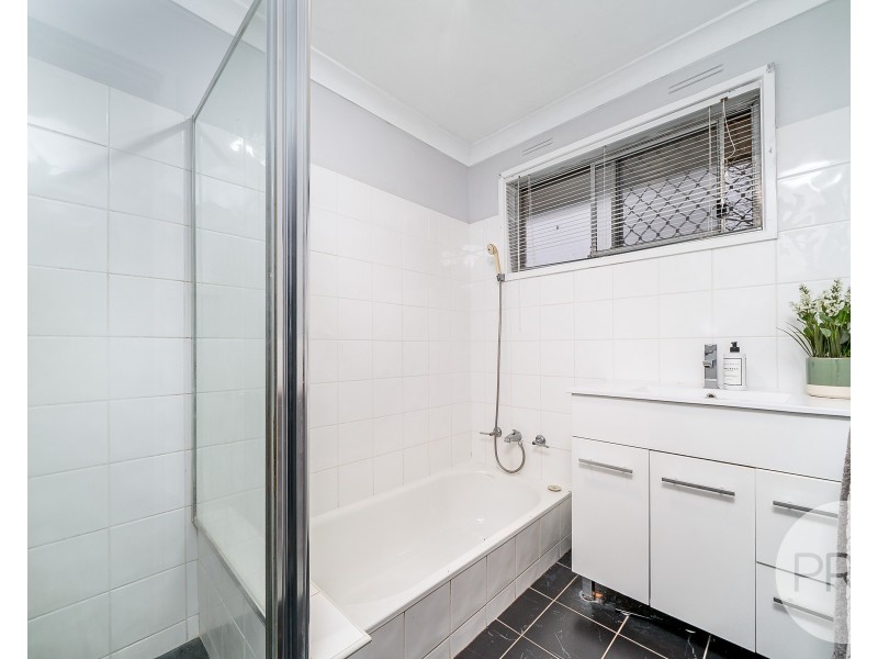 4 Binda Place, Ashmont NSW 2650