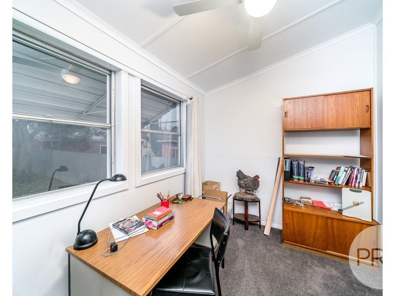 26 Flinders Street, Turvey Park NSW 2650