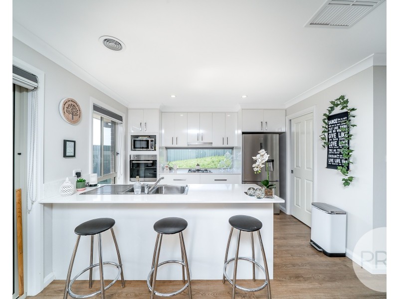 41 Deakin Avenue, Lloyd NSW 2650