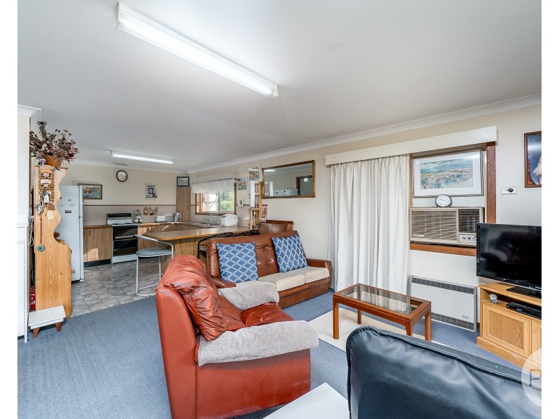 4 Bermingham Avenue, San Isidore NSW 2650